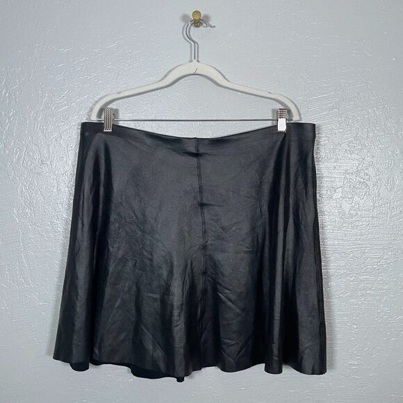 SPANX Dresses & Skirts - SPANX Women Plus Size 1X Black Faux Leather Skater Mini Skirt Edgy Rocker Punk